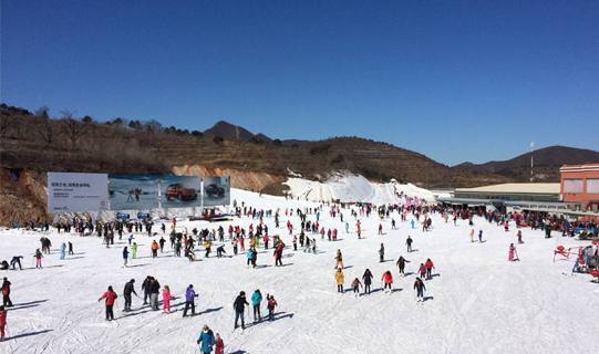 农家院毗邻蓟州国际滑雪场